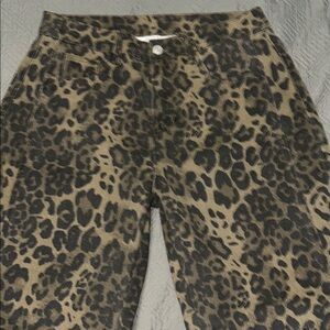 Chic Leopard Print Trousers